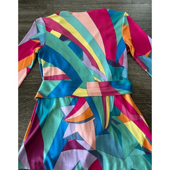Diane Von Furstenberg x Wonder Woman Dianette 100% Silk Rainbow Wrap Top Size 2 - Picture 10 of 16